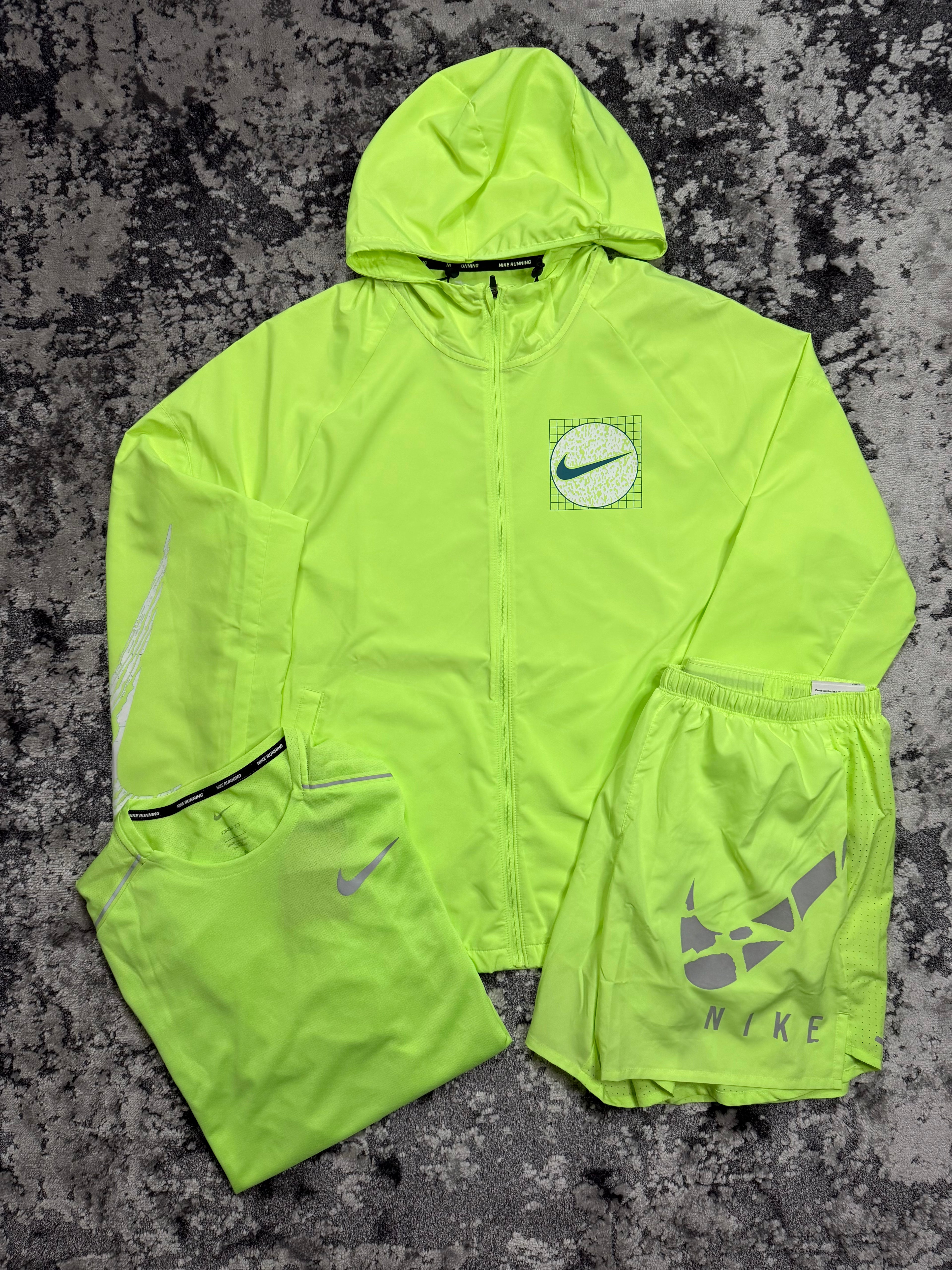 Ghost Green Nike 3 Piece Set