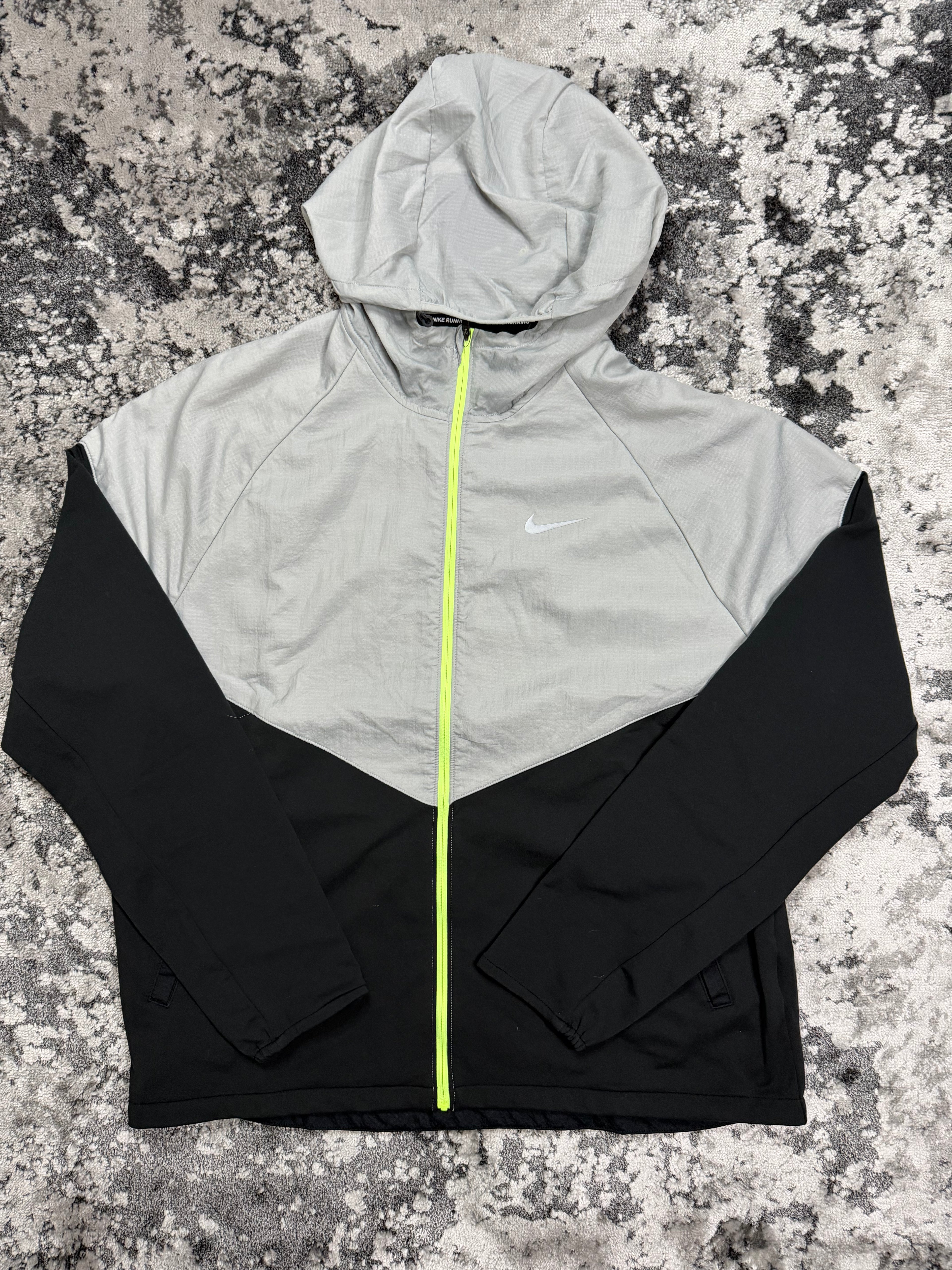 Neon Nike Essntl Therma Windbreaker