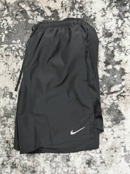 Nike Dri-FIT Challenger 7" Shorts