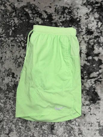 Nike Challenger 7" Shorts